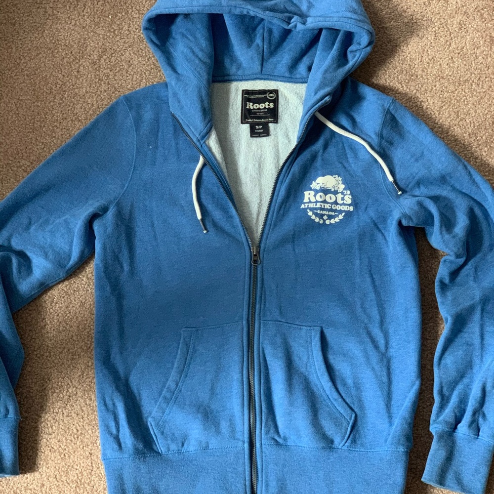 Roots hoodie size small